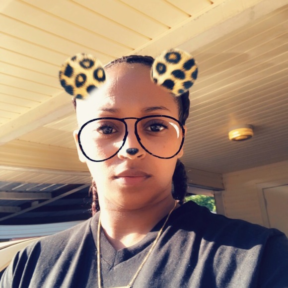 Meet your Posher, Alison - Picture 1 of 1